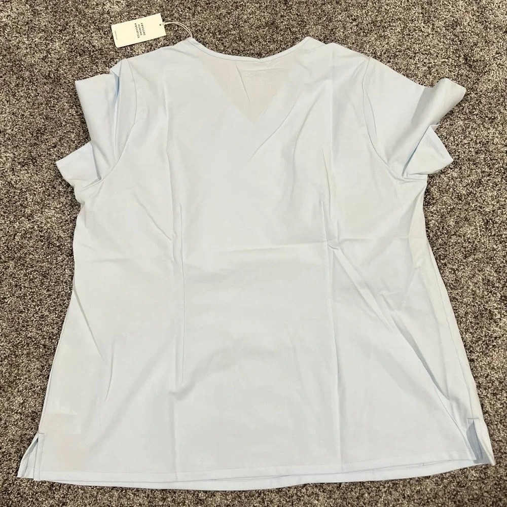 FIGS Women's Casma Three-Pocket Scrub‎ Top in Light Blue Size 4XL